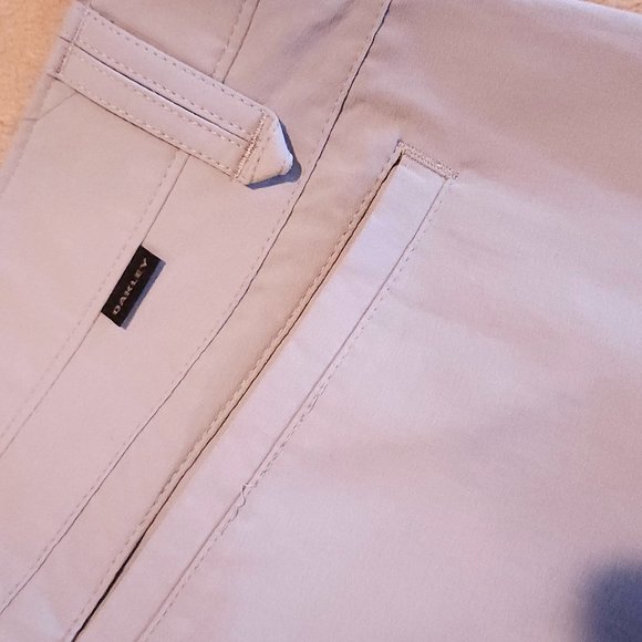 WHITE OAKLEY MEN'S TAKE 2.5 PANTS - Picture 2 of 5